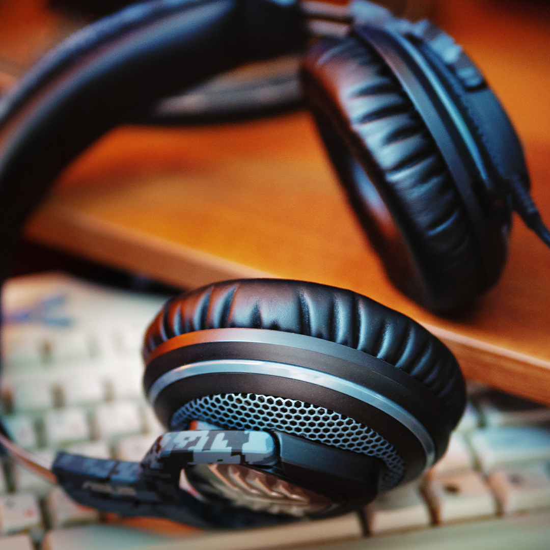 Unified Communications Webcams & Headsets